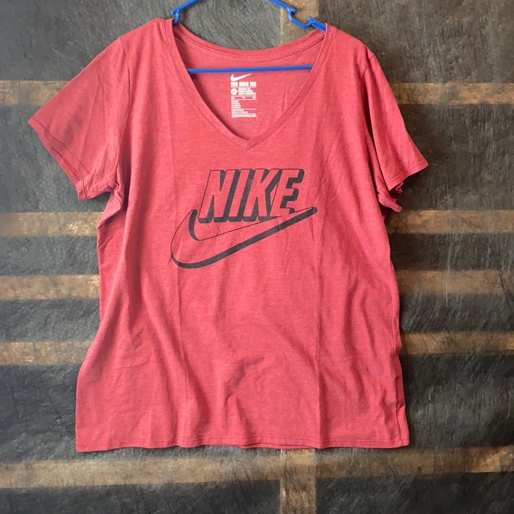 Nike Logo T-shirt VNeck XXL